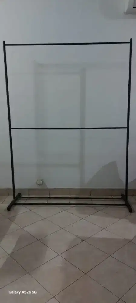Di jual gantungan baju besi