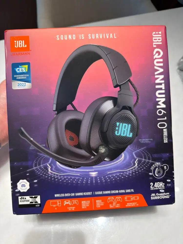 JBL Quantum 610 wireless dan Logitech Ergo Lift
