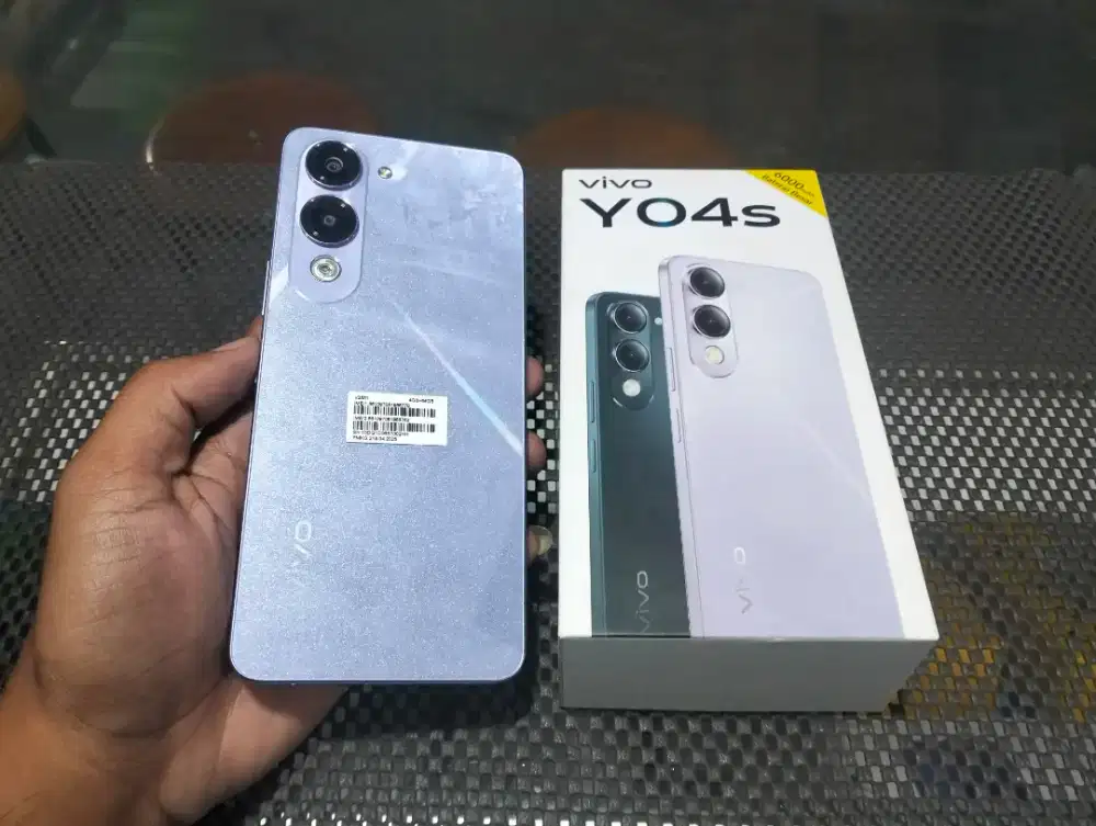 Vivo Y04s. Ram 8gb(4+4). Internal 128gb. Kondisi mulus seperti baru.