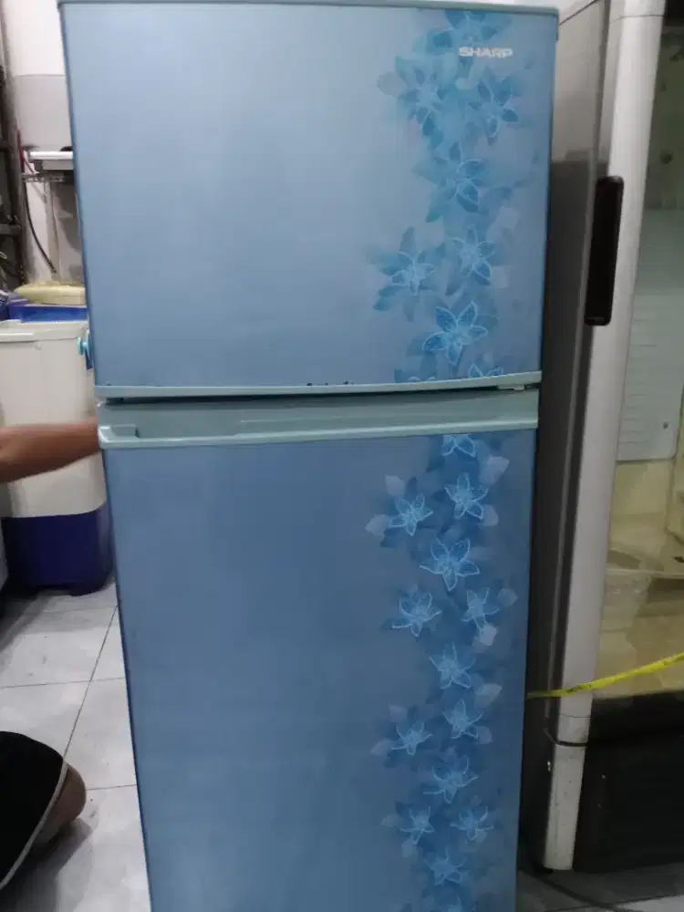 Kulkas 2pintu (banci) SHARP