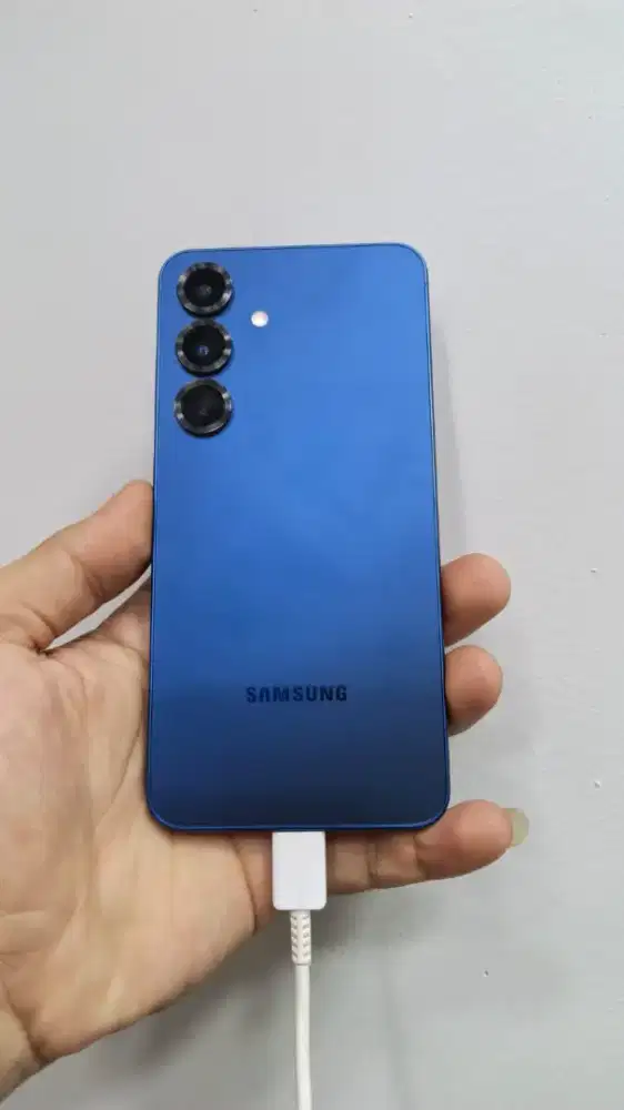 Samsung galaxy s25 12/256.