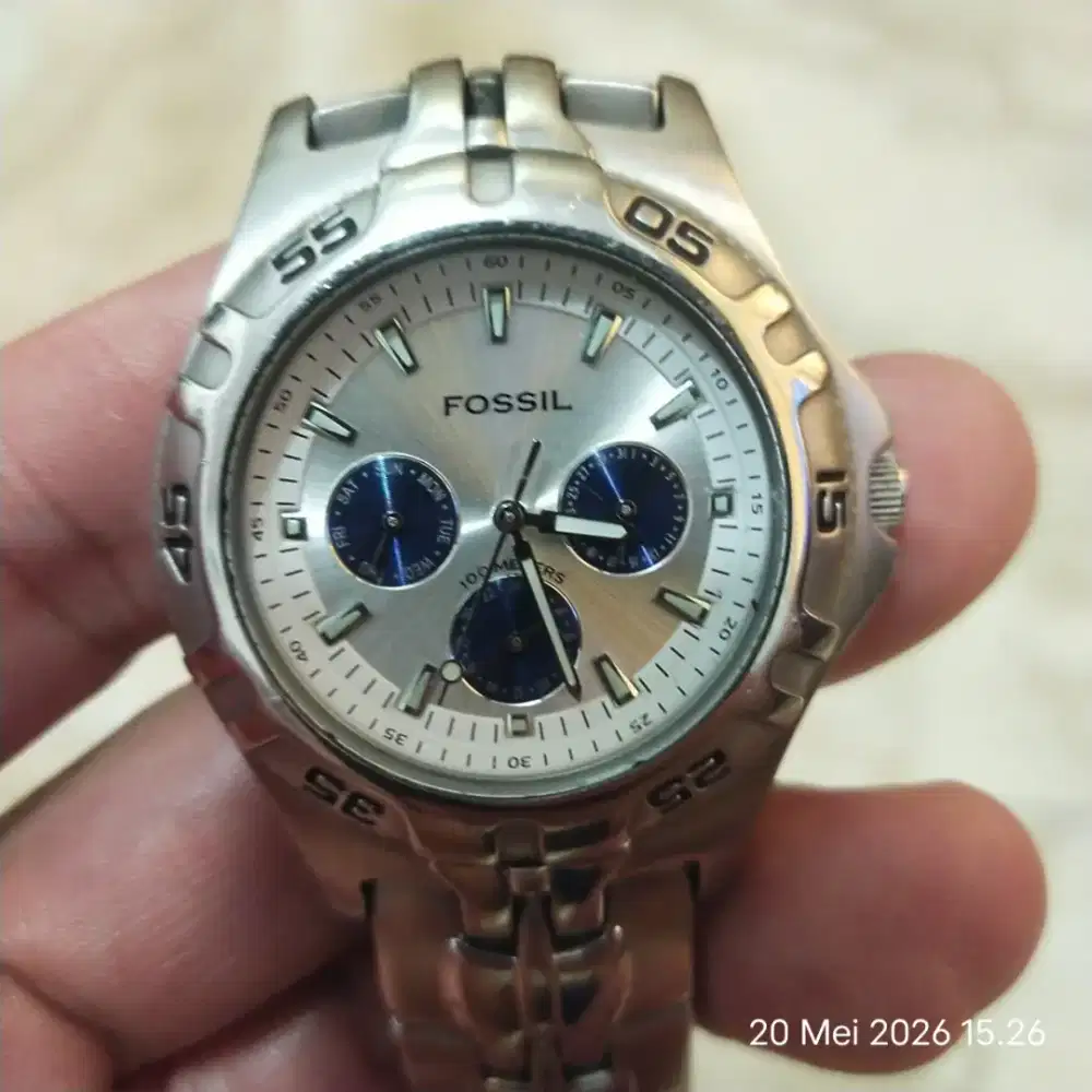 Jam tangan fosil