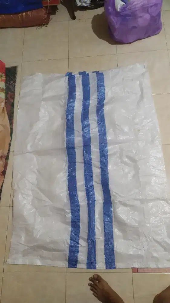 Karung bekas barang