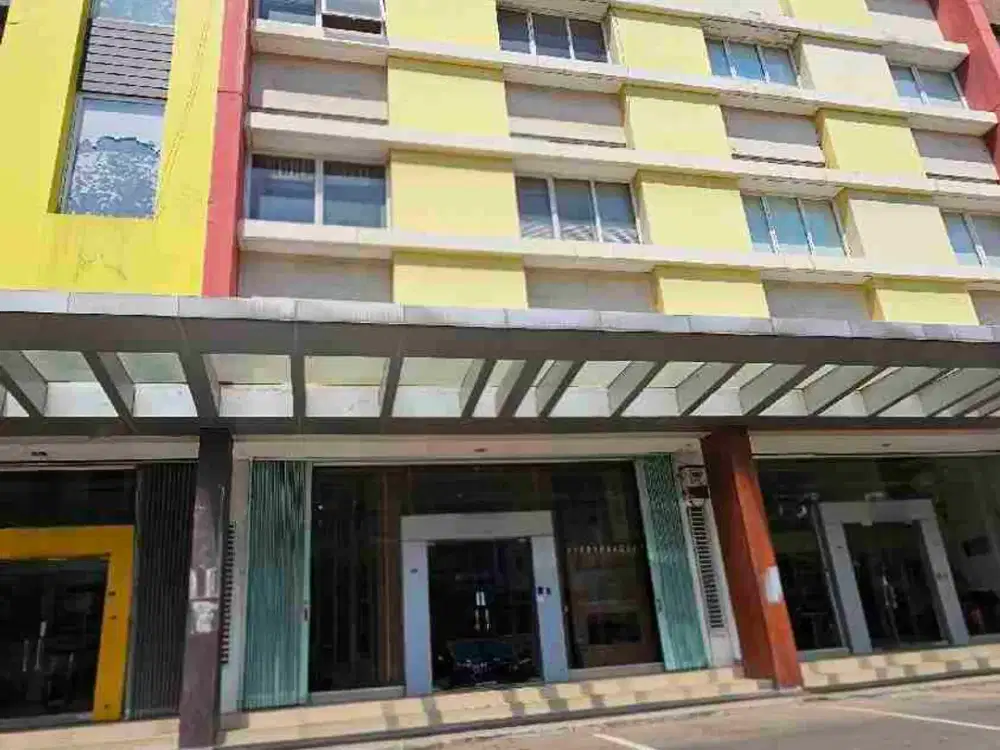 Ruko lebar hadap jalan Orchard Kelapa Gading Jakarta Utara