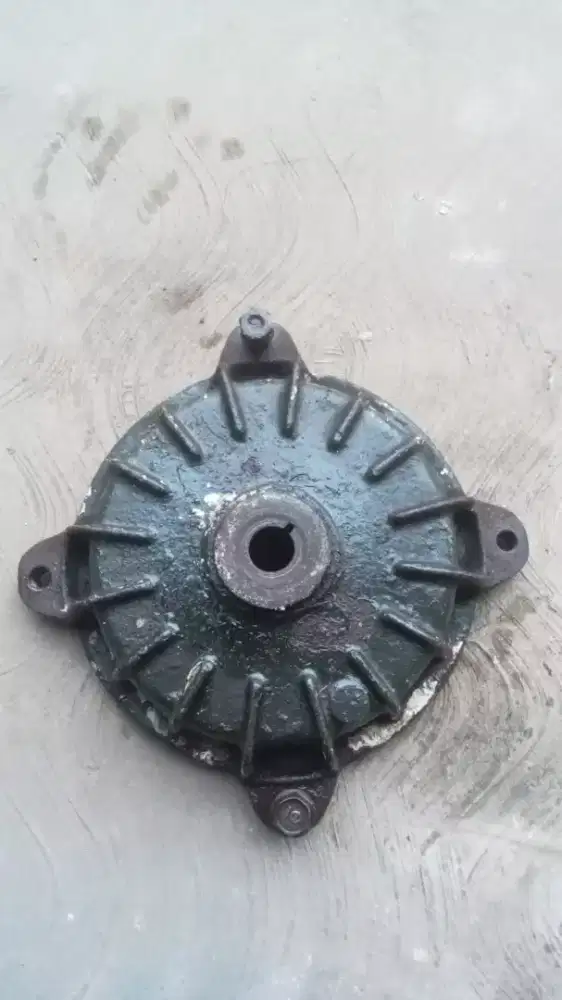 Tromol 8 Depan Vespa