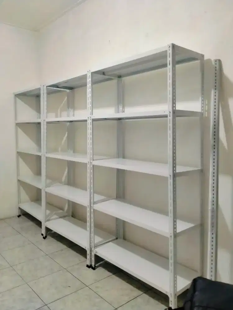Rak besi siku lubang  Tebal 
5 & 4 susun 100x40x200cm 
Bisa COD