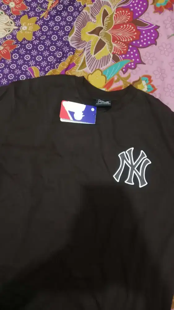 T-shirt MLB brown big logo sz M--L (M oversize)