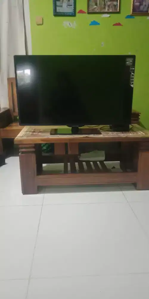 TV LED Polytron 40 Inch + Speaker