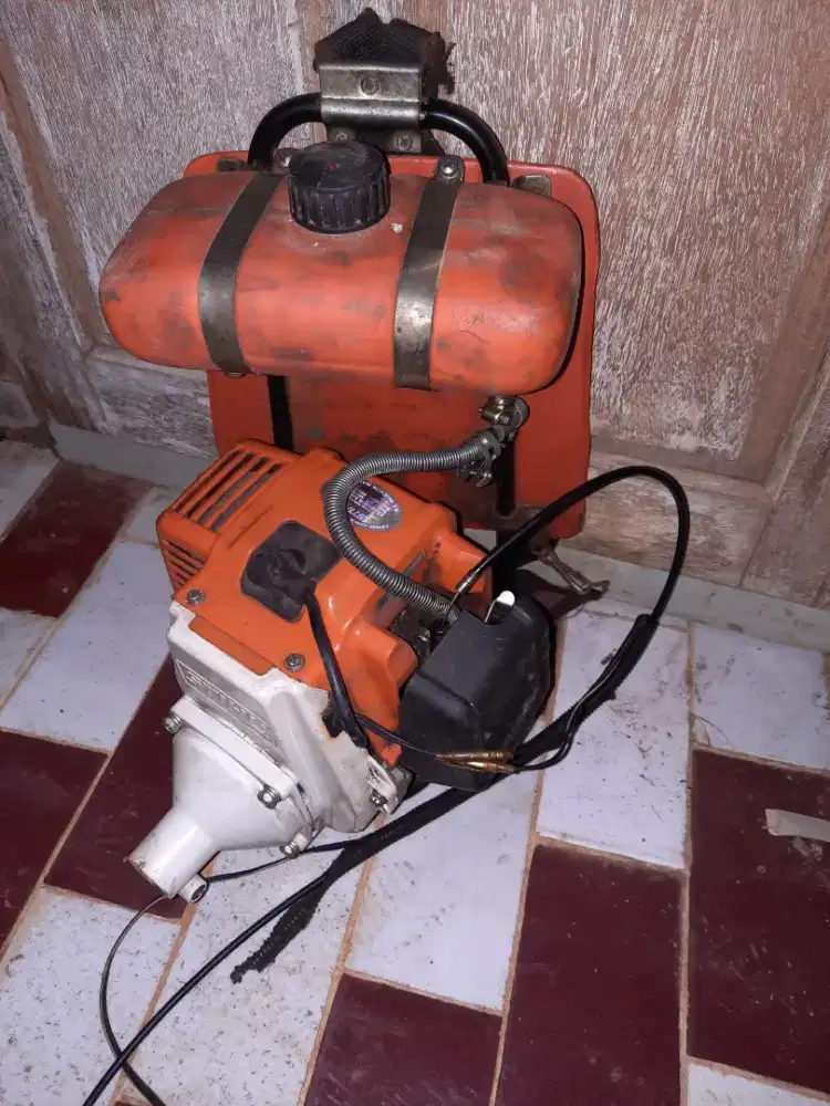 Mesin potong rumput stihl