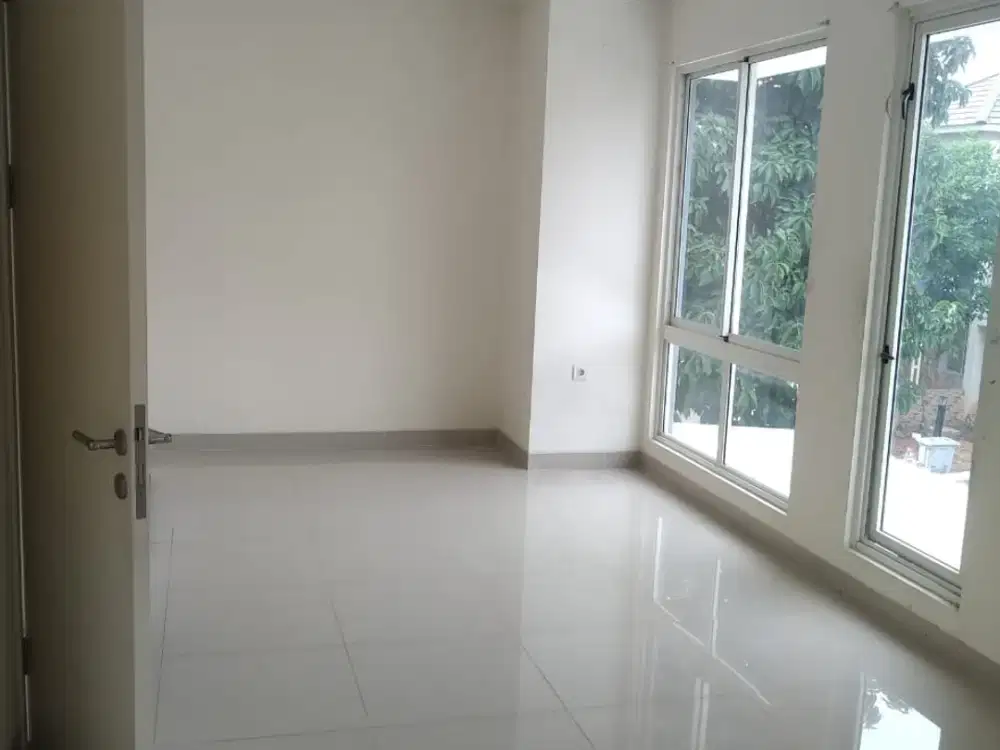 RUMAH sEBELAH Clubhouse di Thomson Gading Serpong, Tangerang