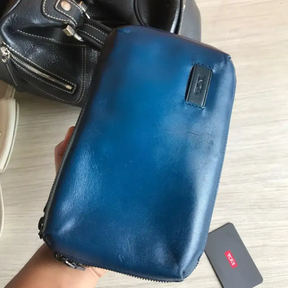 Tumi clutch bag pouch toiletry kulit original