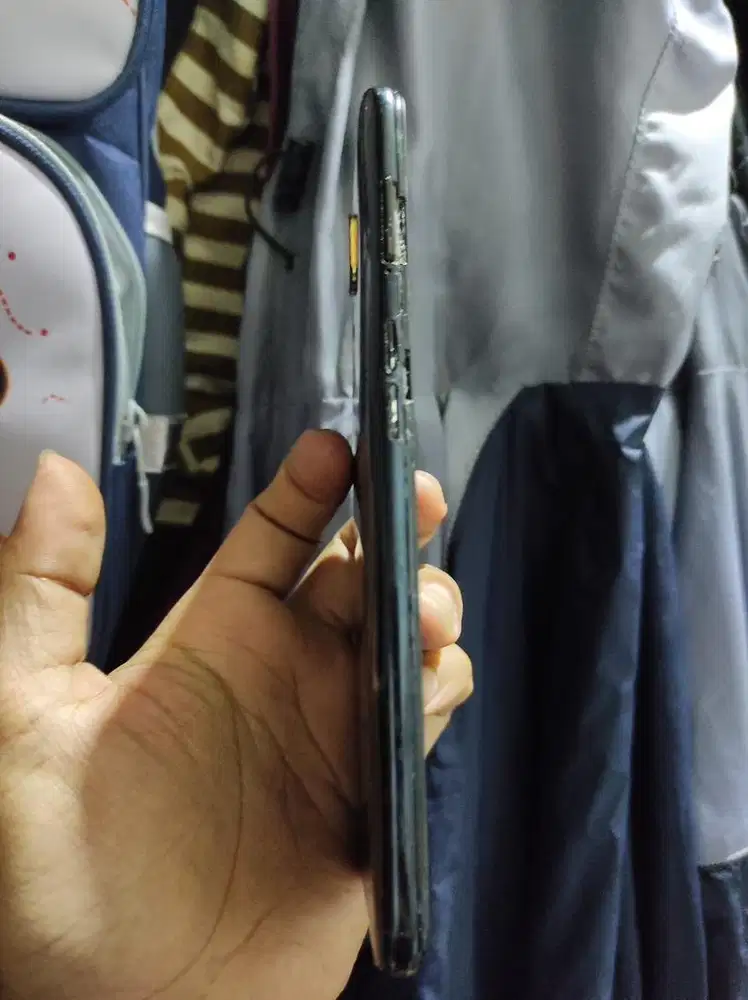 oppo f11 6 128 hp casan minus casing jelek