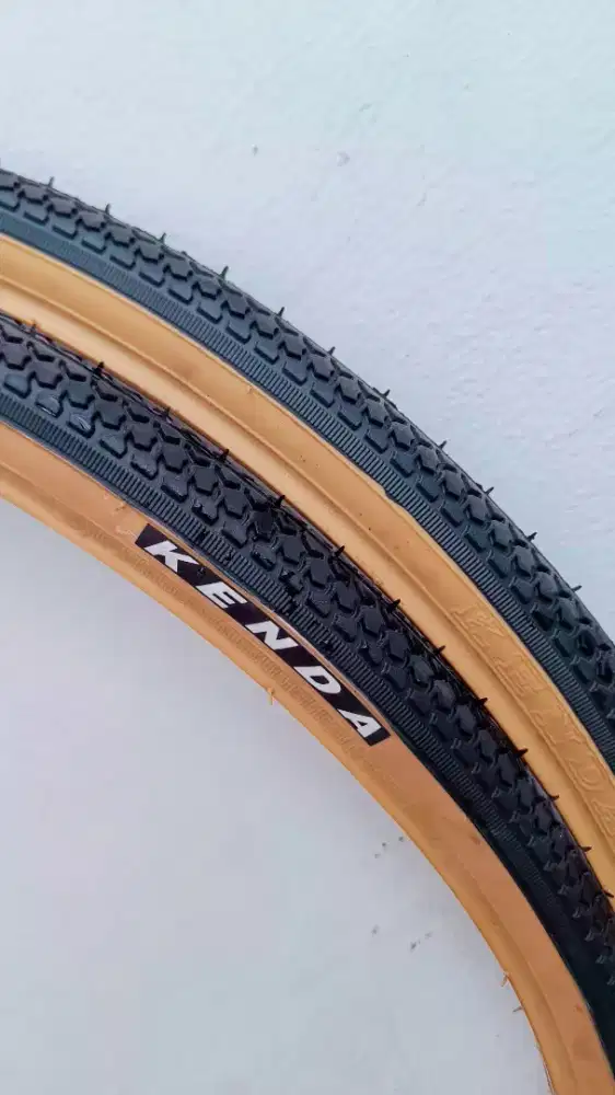 Ban Luar Sepeda KENDA 700 X 28 ( 1 pasang )