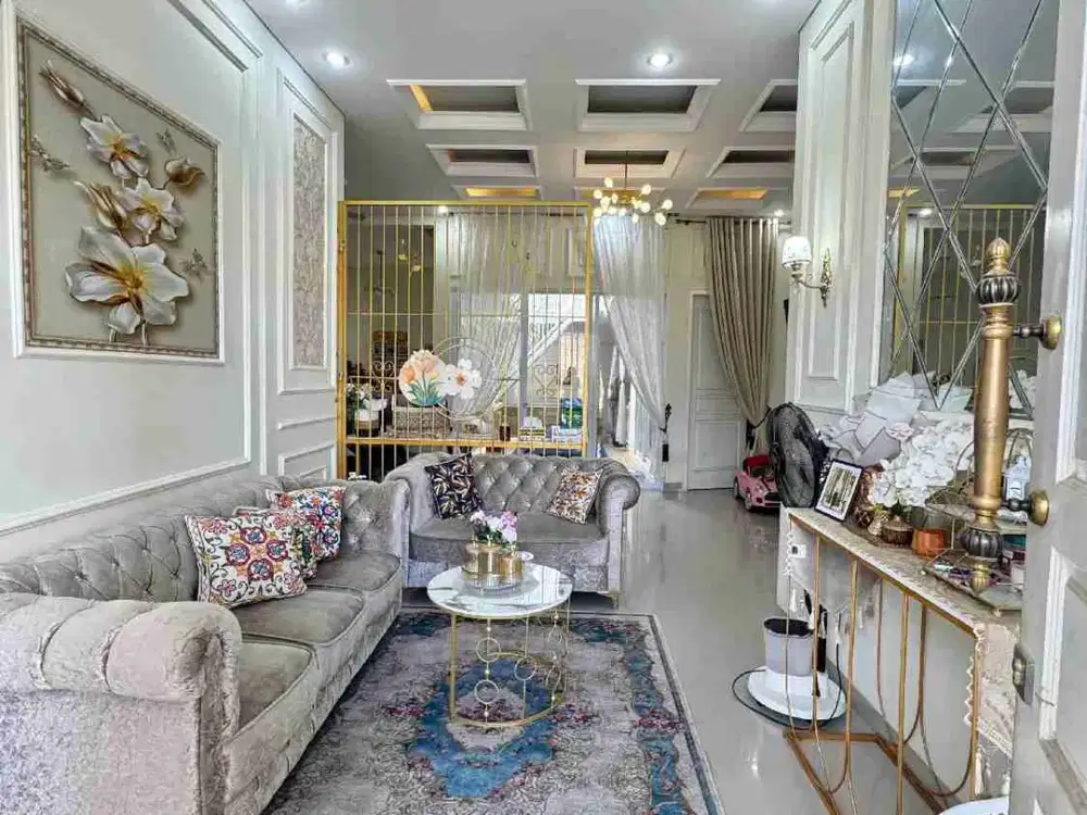 RUMAH PAKAI KOLAM RENANG