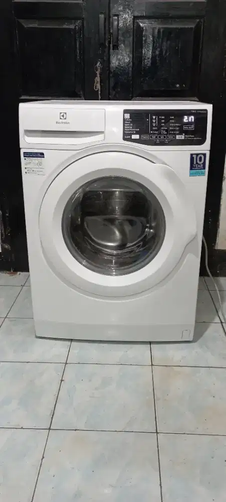 Mesin cuci electrolux