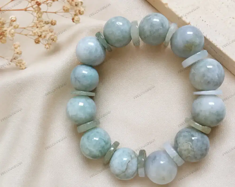 PREMIUM SPIRITUAL JADEITE TYPE A NATURAL BRACELET