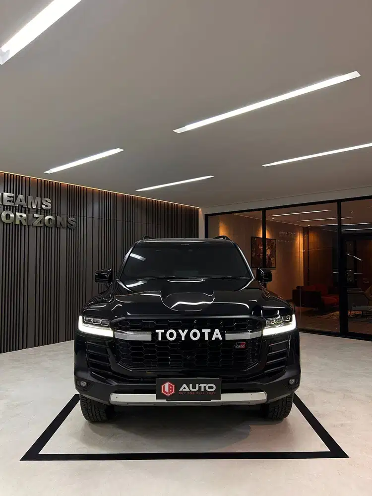 Toyota Land Cruiser LC300 GR 2024 Hitam LC 300 GRS Km1rb B313MNA