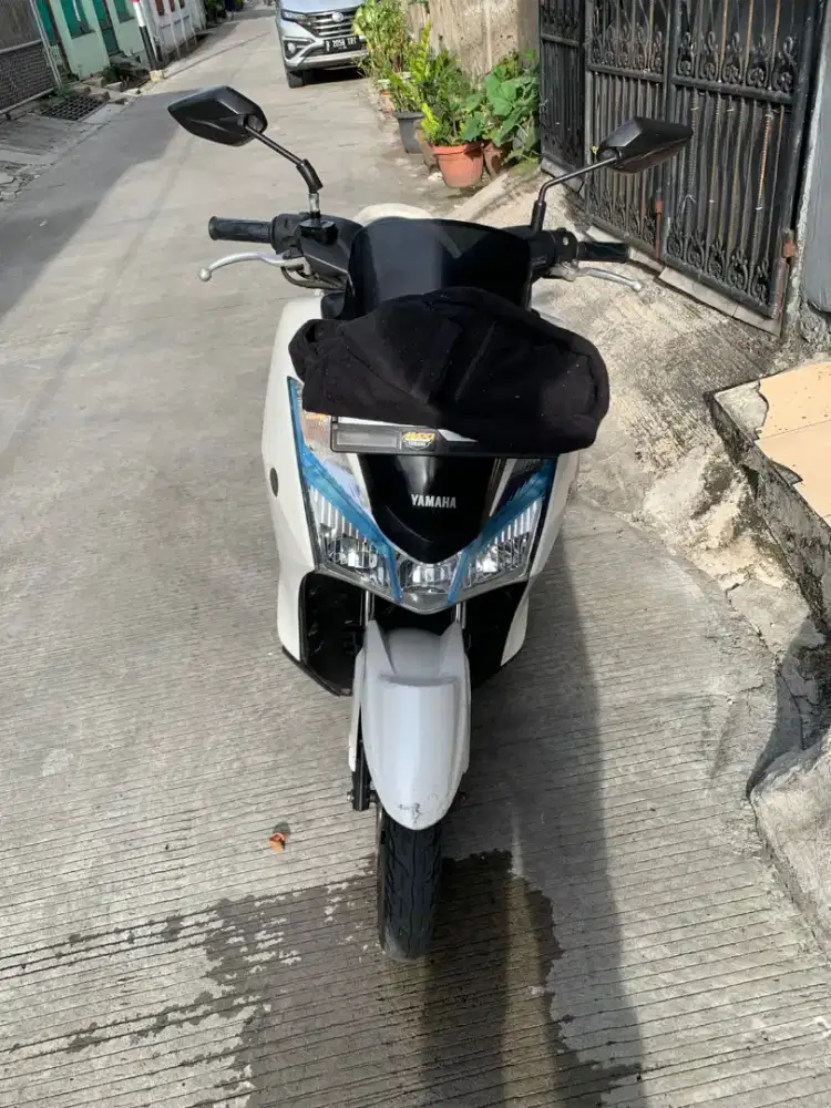Yamaha Lexi 125 Putih