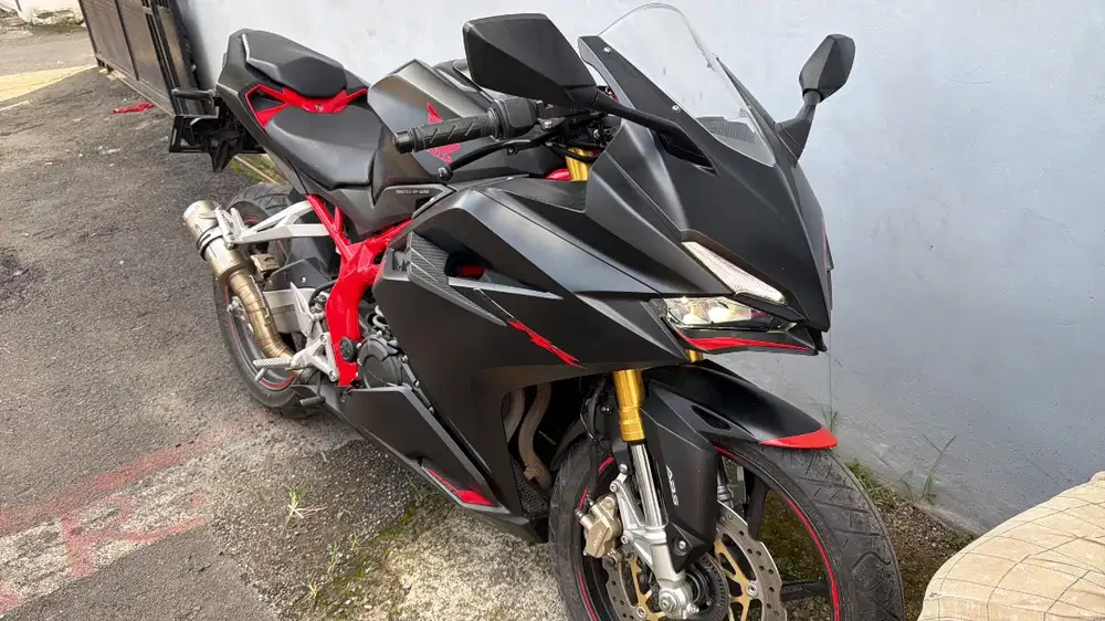 2019 HONDA CBR250RR