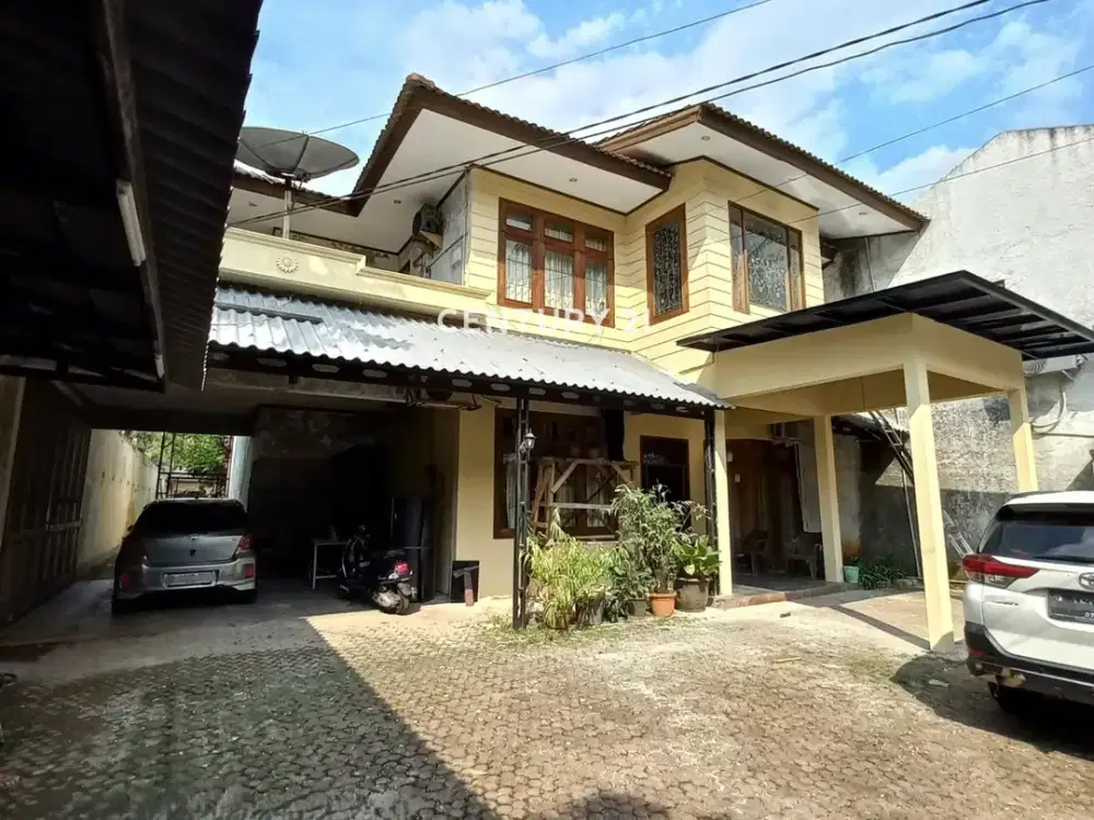 Disewakan Rumah Di Tepi Jalan Utama Kemang Timur