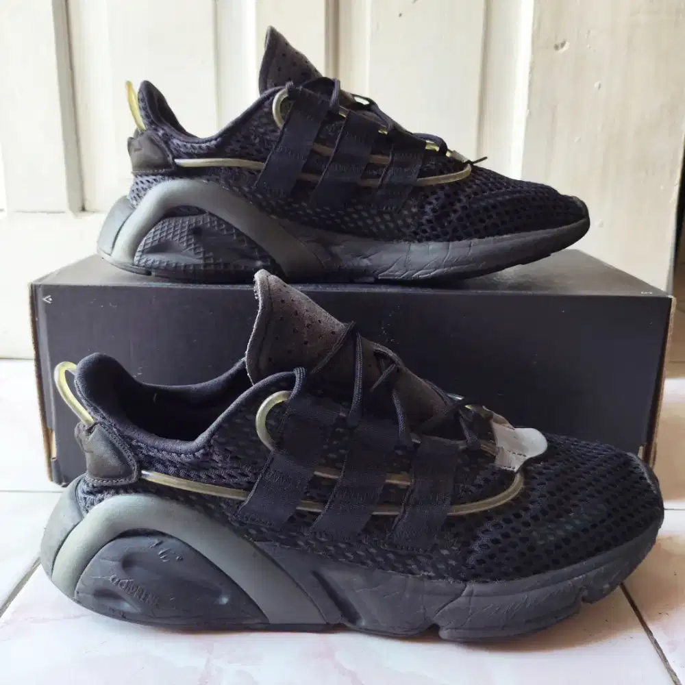 Sepatu Second Adidas Original Size 44