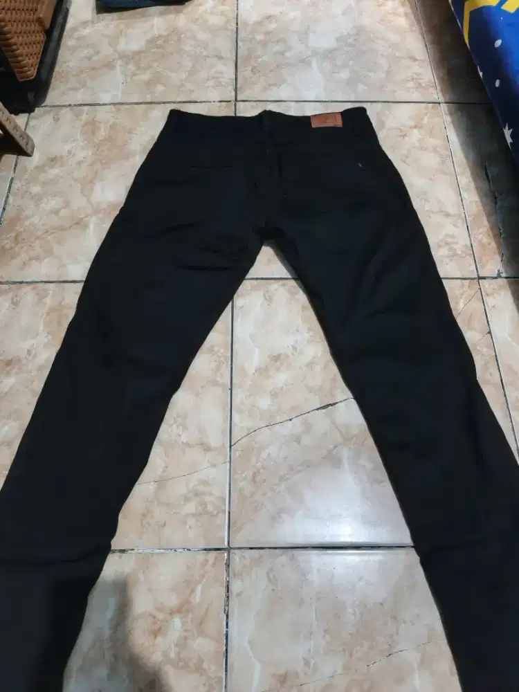 CELANA BAHAN HOUSE OF CUFF – CAVANI