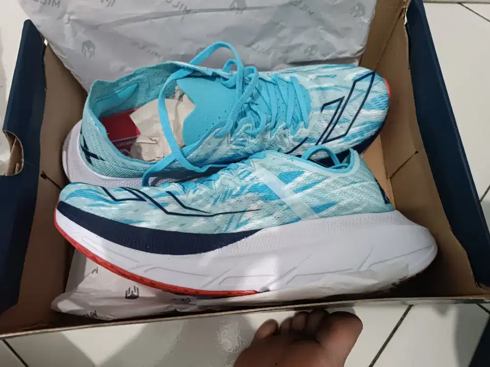 Sepatu Running Mills Enermax Cushion M2 size 42