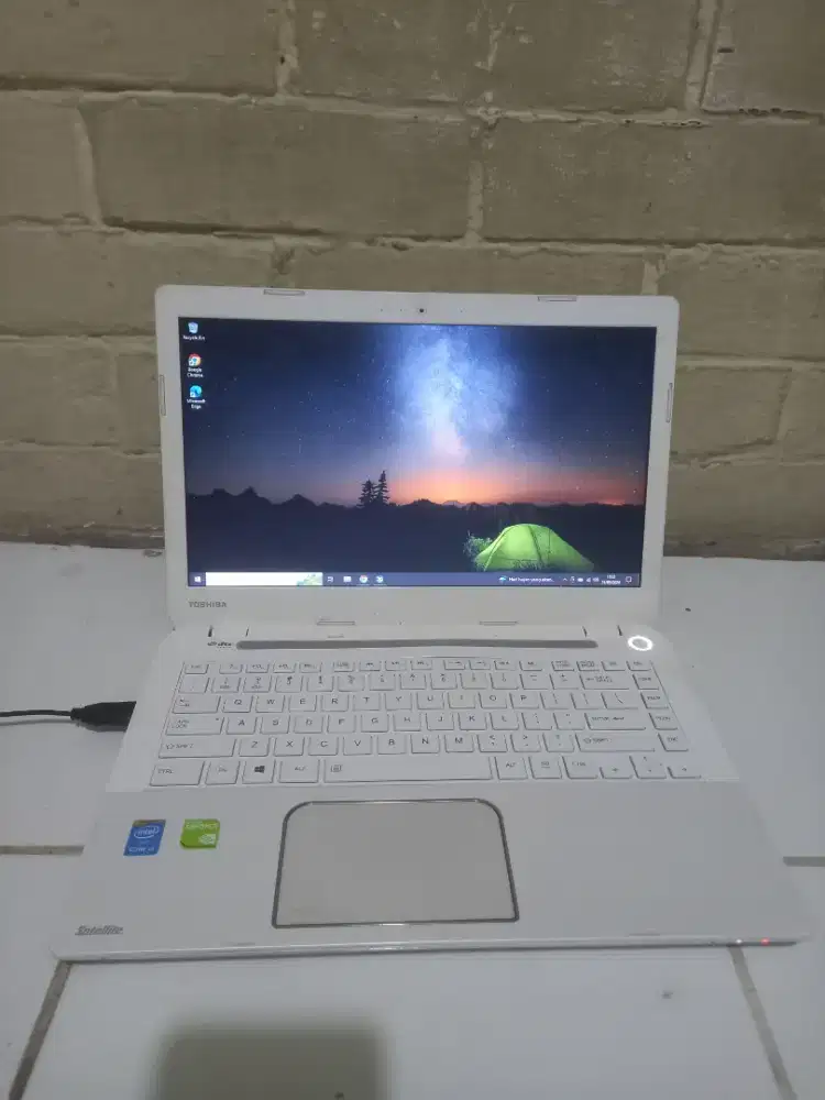 Toshiba L40a core i5 gen 4 +double VGA