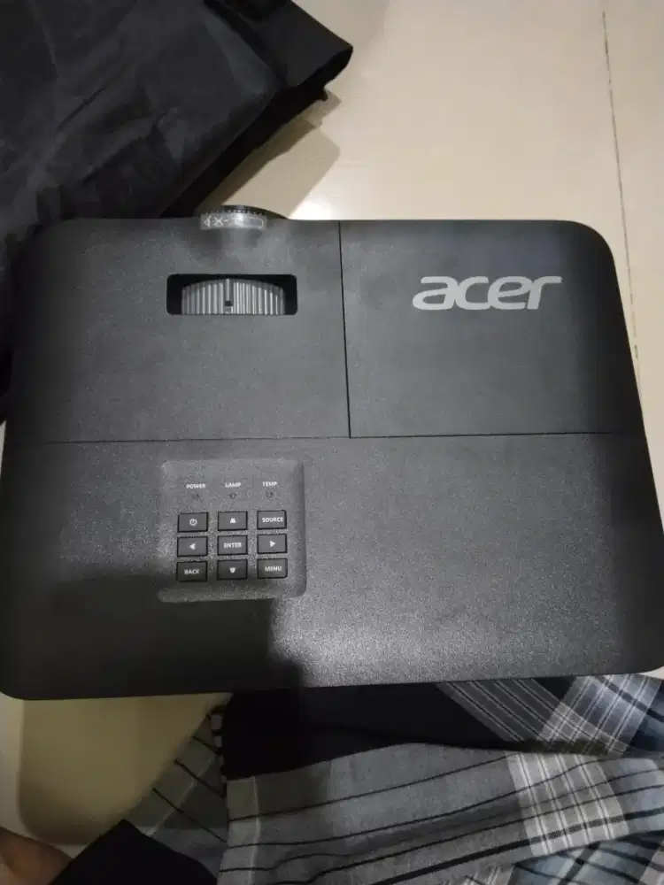 Infokus Proyektor acer