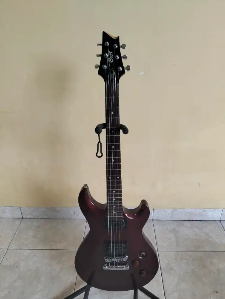 Gitar Listrik CORT M200