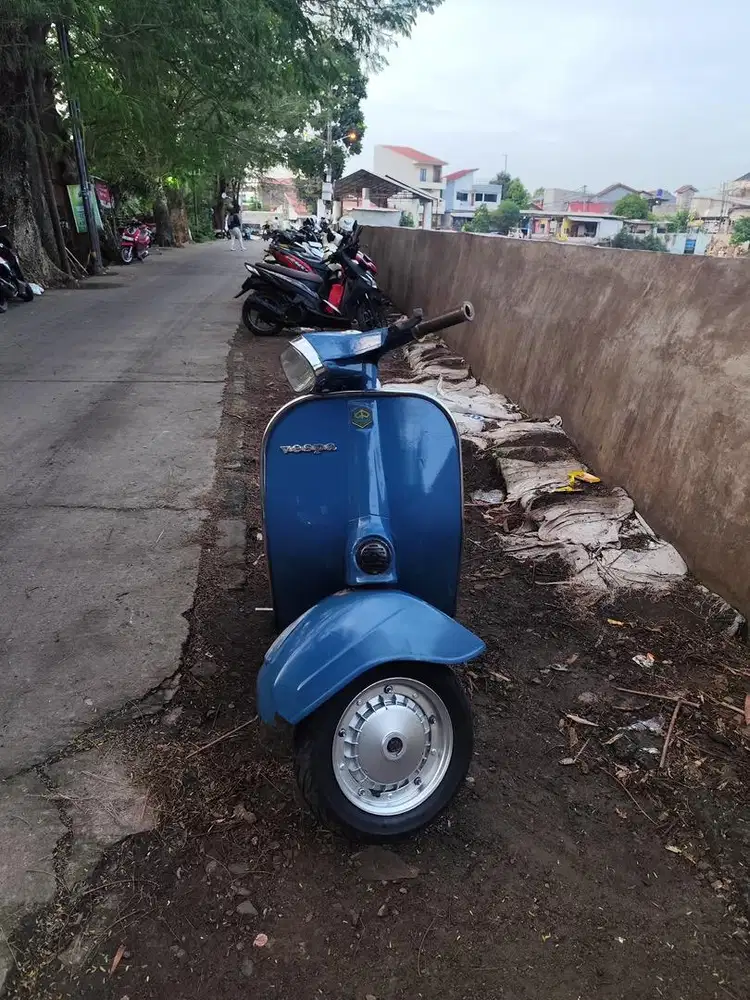 Di jual Vespa Super tahun 79 Murah aja