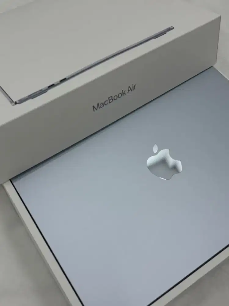 NEW MACBOOK AIR 13 INCH M5 16/512GB NEW GARANSI IBOX