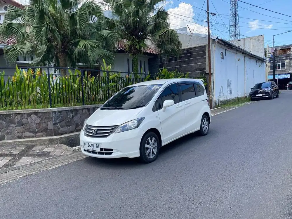 FREED PSD 2009 SEPERTI BARU