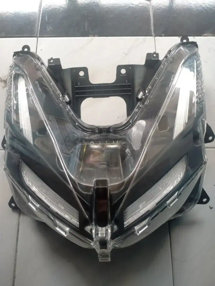 REFLEKTOR ASSY VARIO 160 BEKAS SEPERTI BARU