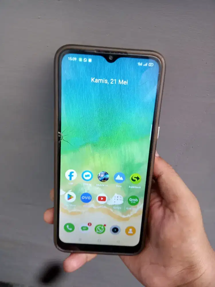 HP REALME 5 RAM 3/33 MIN LAYAR RETAK ALUS FINGSI NORMAL SEMUANYA