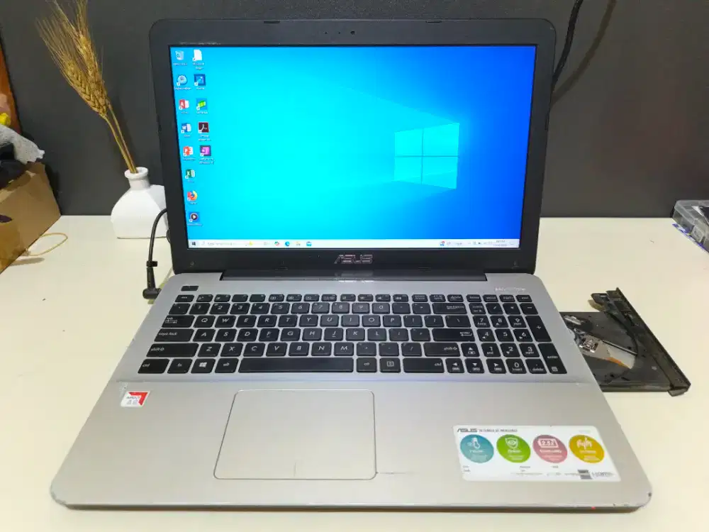 Laptop Asus X555BP Amd A9 Gen 9 Ram 4Gb Ssd 256Gb Numerik