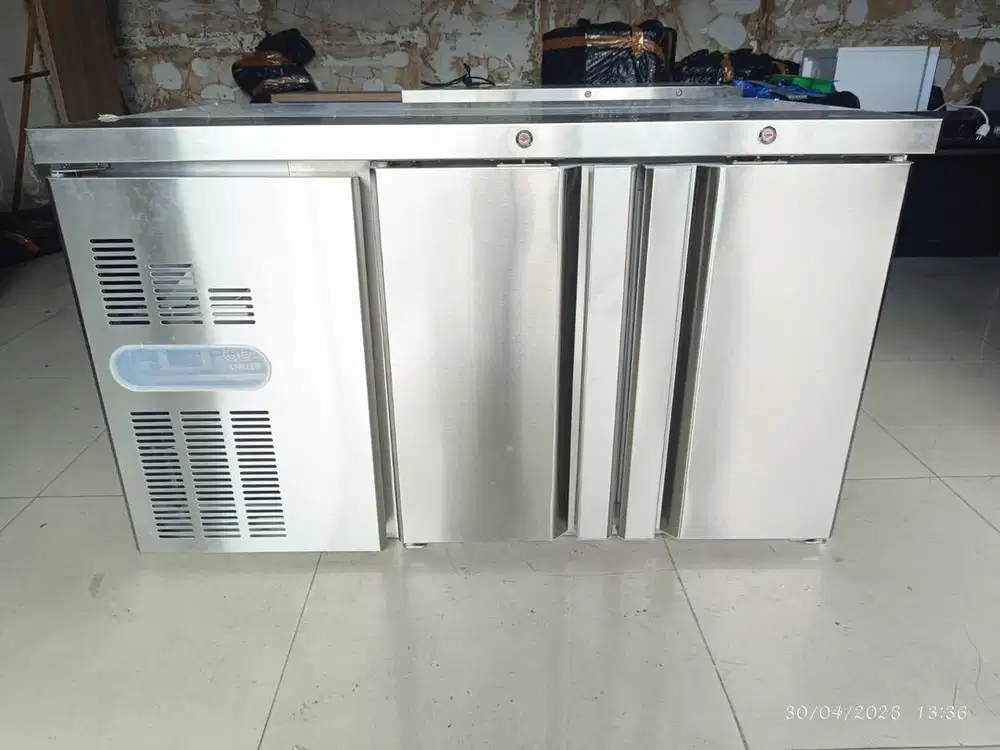 Pendingin bawah meja, Freezer GEA