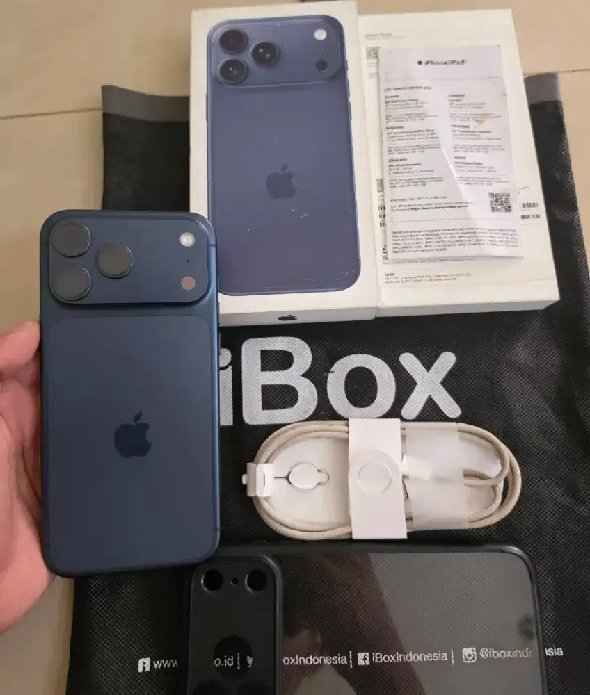 iphone 17 pro max 256gb resmi iBox,garansi 08-11-2027  battry 100%