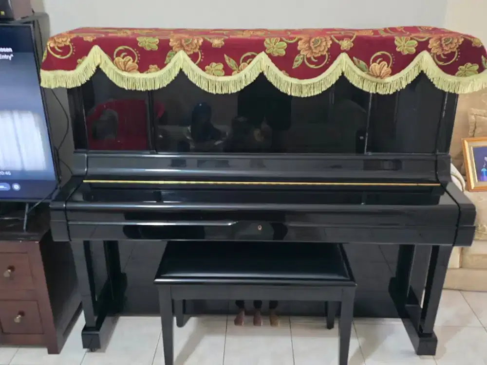 PIANO YAMAHA UX-3