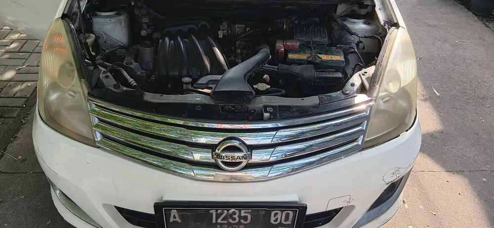 Nissan Grand livina 2011 Bensin