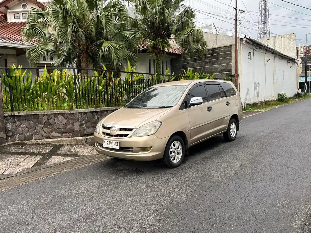 INNOVA 2.5 V MANUAL DIESEL 2005