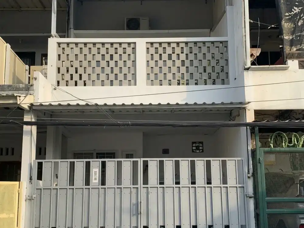 rumah second jalan lebar dalam komplek Billymoon Pondok Kelapa Jaktim