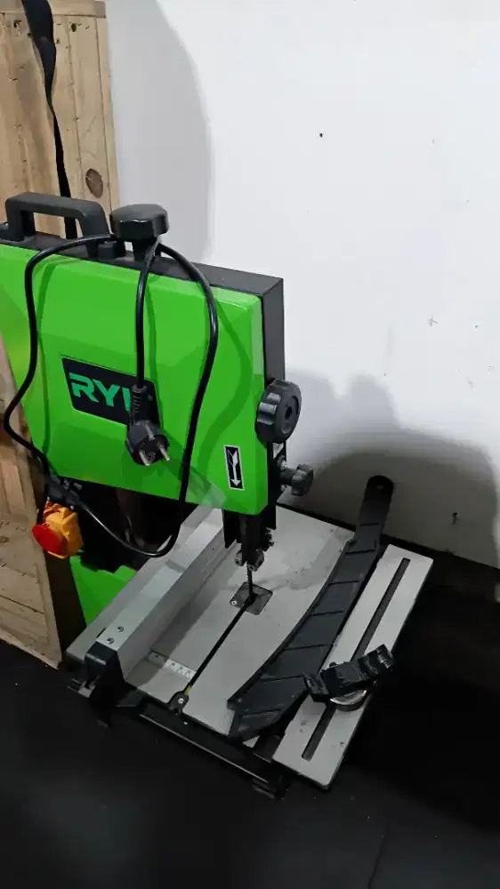 MESIN POTONG KAYU