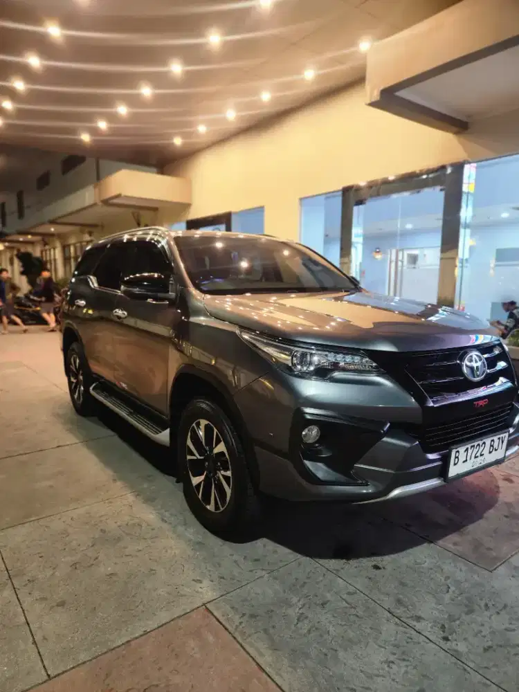 TOYOTA FORTUNER. VRZ. TRD 19