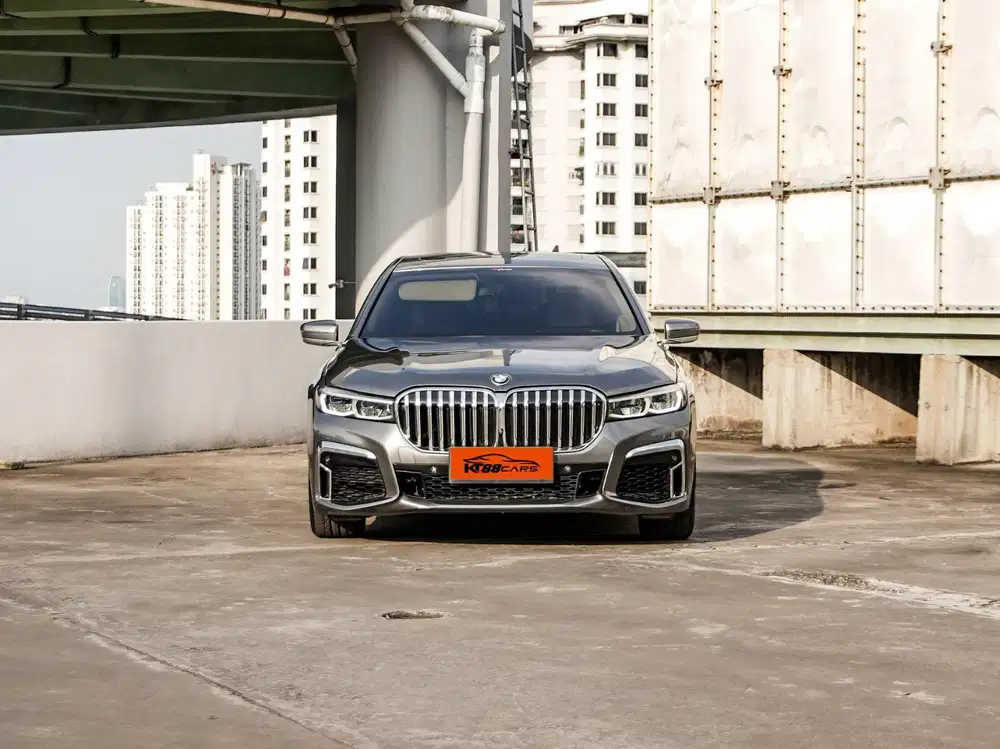 BMW 740Li (G12) Pure Excellence Ckd Matic 2016 Abu