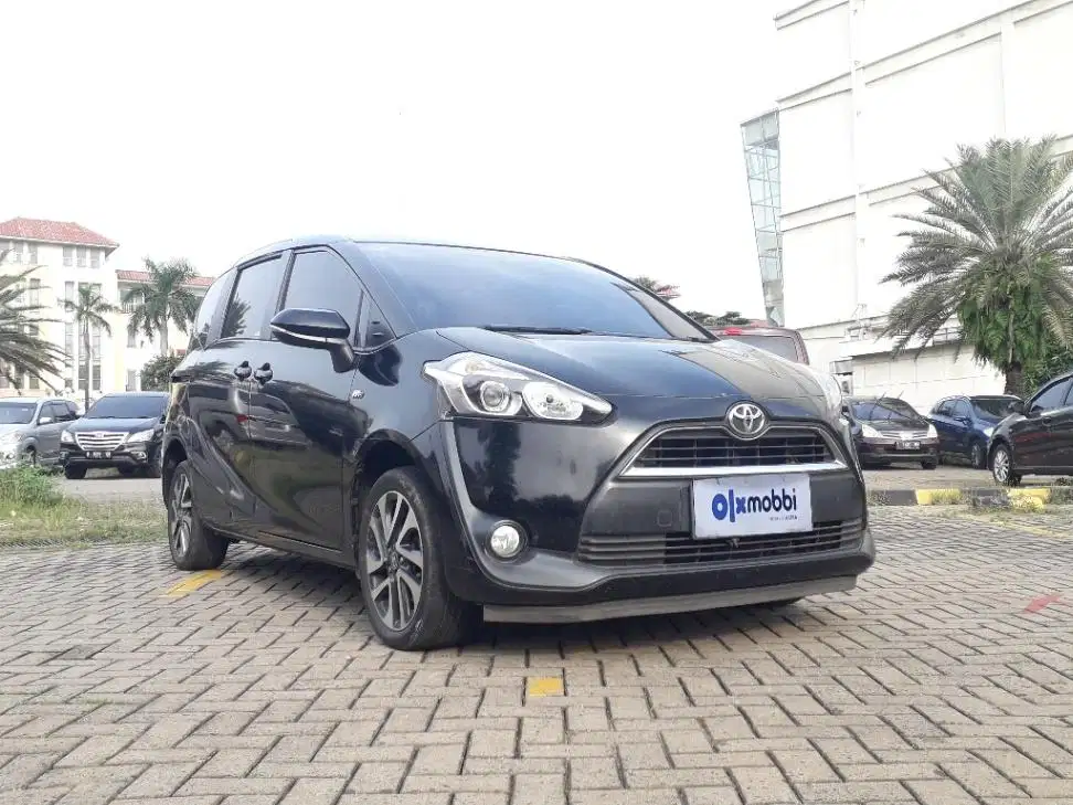CASH TEMPO!* 0% Bunga Toyota Sienta 1.5 V Bensin-AT Hitam 2017