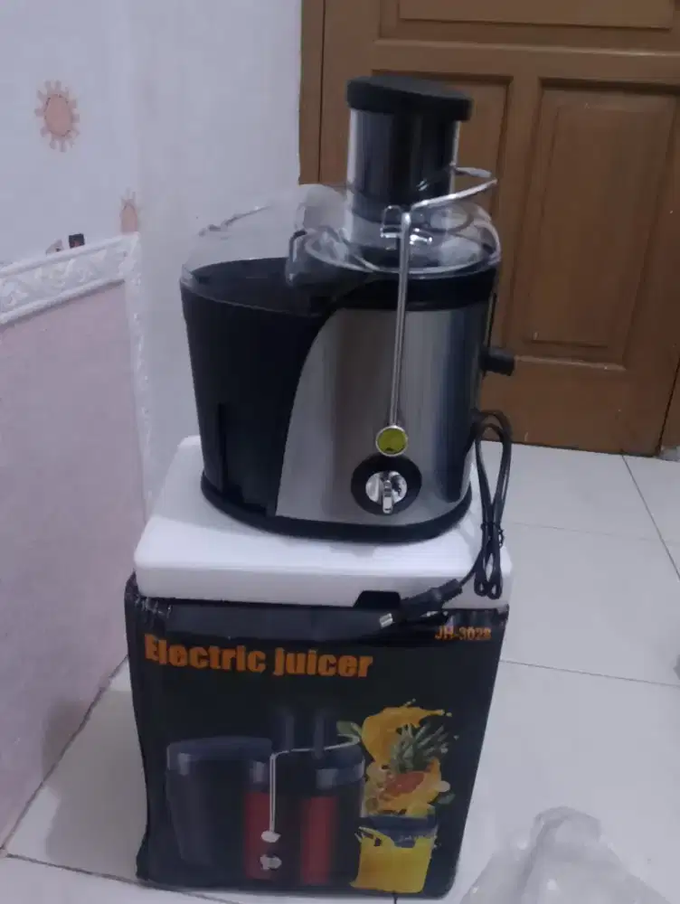 Electric juicer