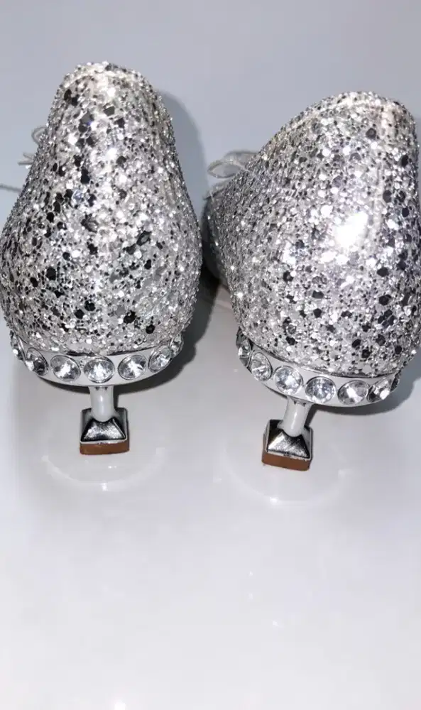 Sepatu wanita (heels)