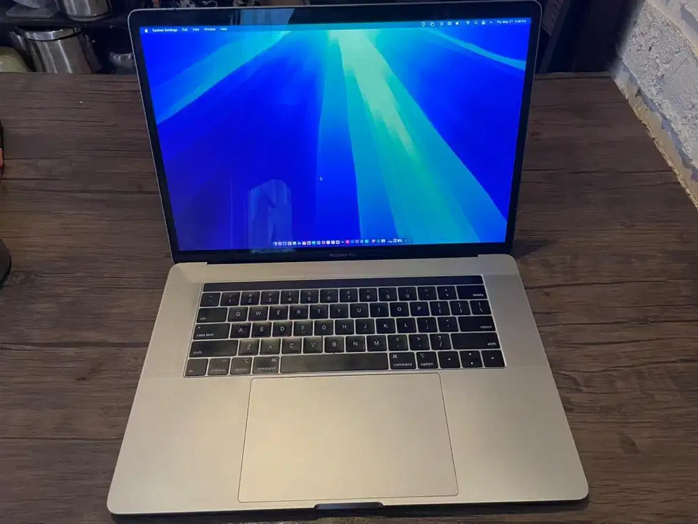 Macbook Pro 15 inch 2018 mulus