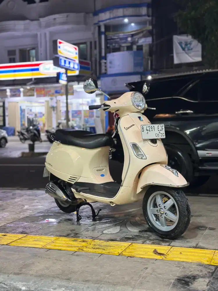 DIJUAL VESPA LX 150 2VIE TAHUN 2012 PERFECT CONDITION
